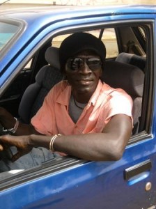 Article : Oumar Bâ, taxi-touriste à Saly : l’éternel insoumis